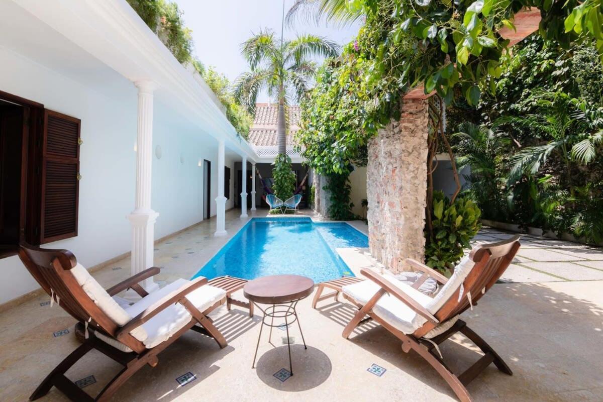 Holiday home Vibrant House 5br With Pool In *