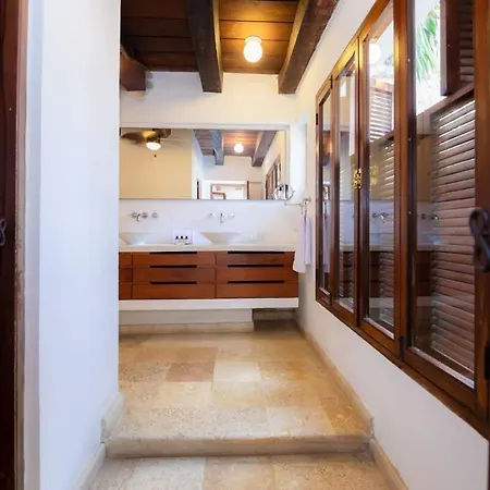 Vibrant House 5br With Pool In * Cartagena