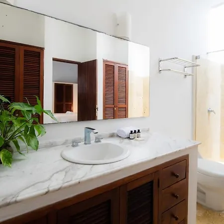 Vibrant House 5br With Pool In *