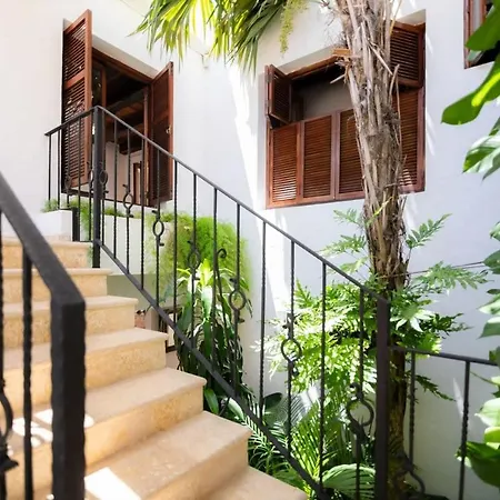 Сasa de vacaciones Vibrant House 5br With Pool In Cartagena